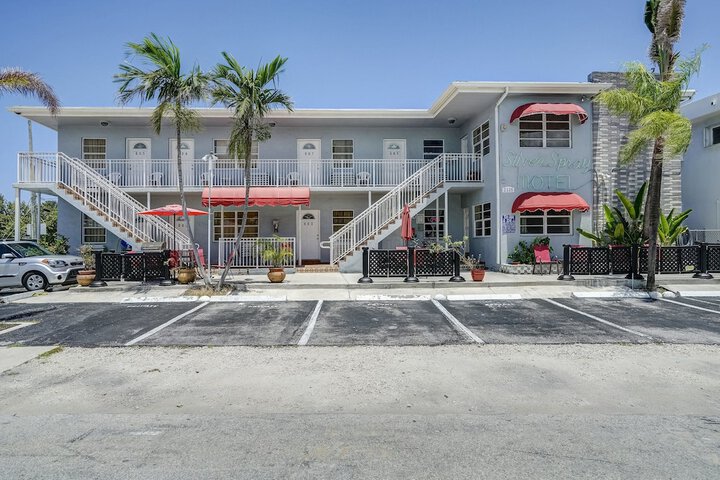 Silver Spray Motel - thumb 3