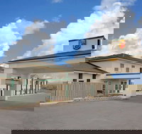 Super 8 by Wyndham Battle Mountain - Accommodation Los Angeles