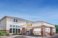 Super 8 by Wyndham Menomonie WI