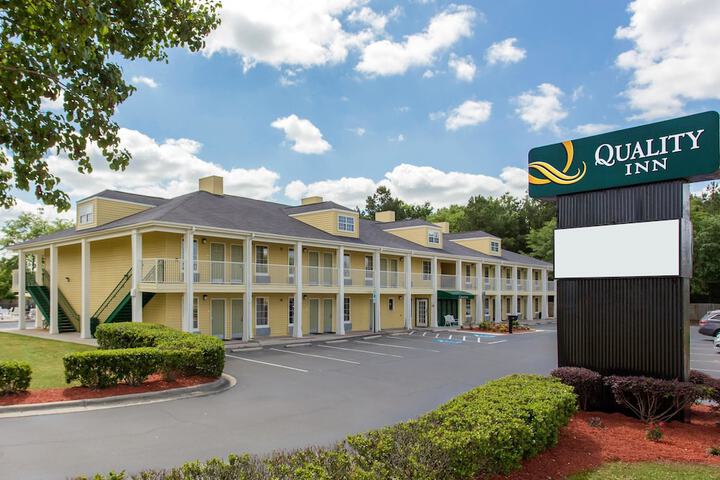Quality Inn Laurinburg - thumb 1