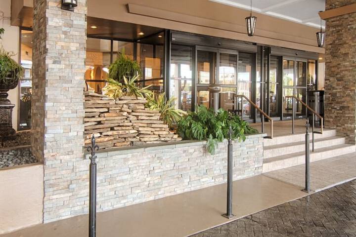 Comfort Inn & Suites At Copeland Tower - thumb 1