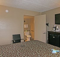 Days Inn  Suites by Wyndham Springfield on I-44 - Accommodation Los Angeles