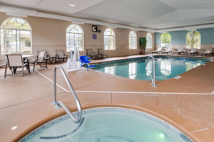 Best Western Plus River Escape Inn & Suites - thumb 2