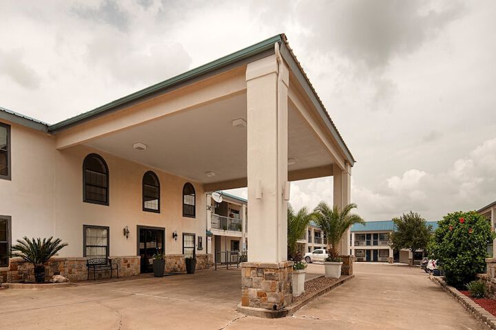 Best Western George West Executive Inn - thumb 1