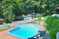 Oxen Yoke Inn  Motel