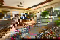 Whalers Cove Oceanfront Resort