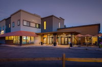 Sun  Ski Inn And Suites