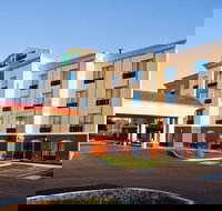 Holiday Inn Express  Suites Newport S an IHG Hotel - Accommodation Los Angeles