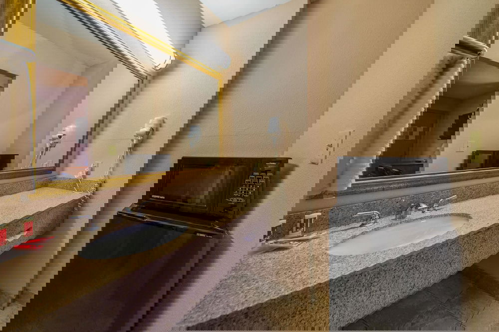 Econo Lodge Mt Laurel - thumb 6