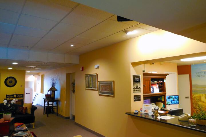 Higher Ground Hotel - thumb 4