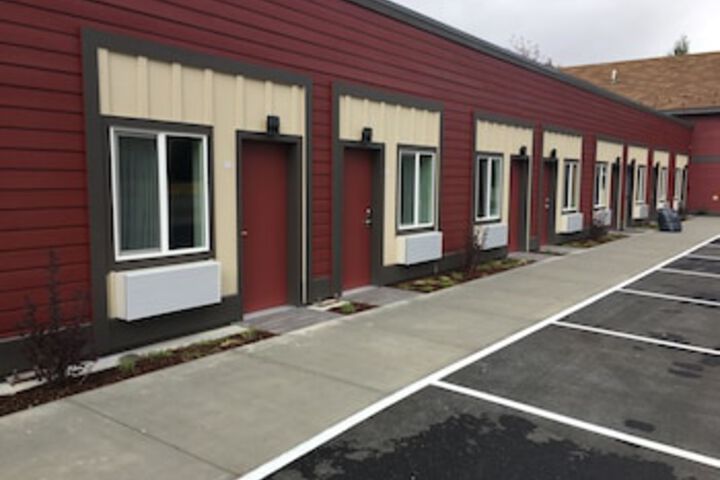 Airport Inn - thumb 0