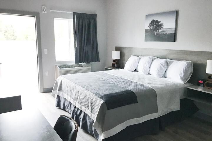 Airport Inn - thumb 3