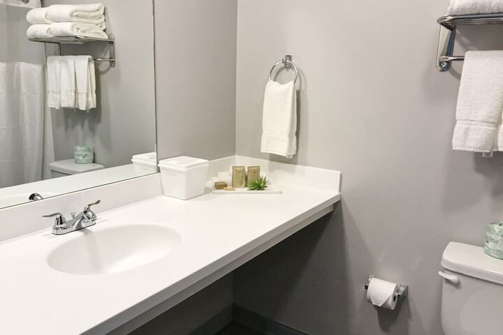 Airport Inn - thumb 7