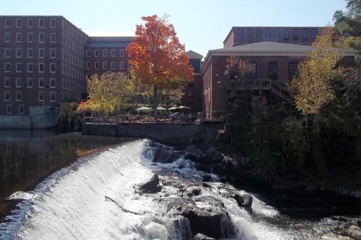 The Common Man Inn & Restaurant - thumb 2