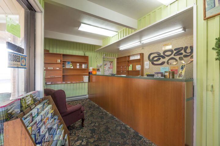 Cozy Cove Beachfront Resort Inn - thumb 5