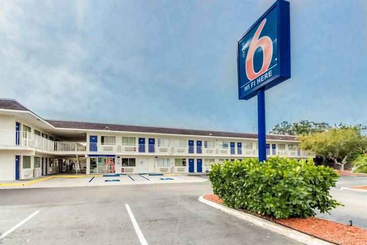 Motel 6 Venice, FL - thumb 5