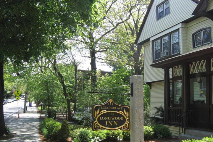 Longwood Inn - thumb 4
