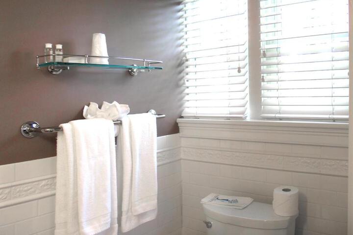 Longwood Inn - thumb 3