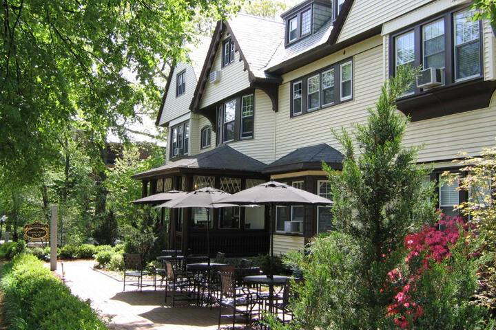 Longwood Inn - thumb 7