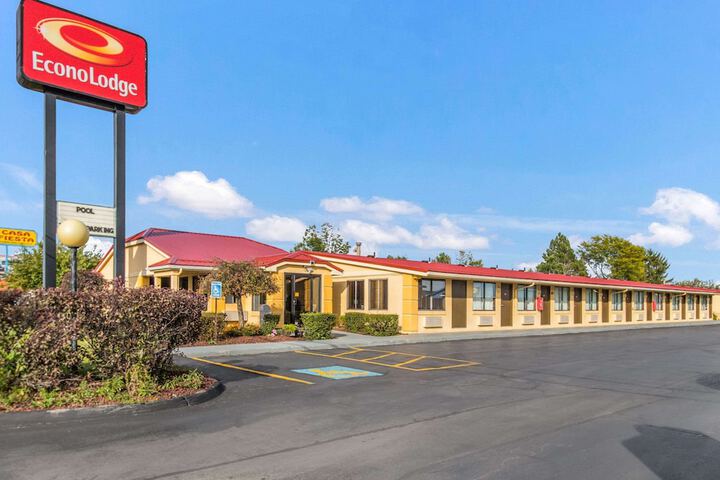 Econo Lodge Norwalk - thumb 1