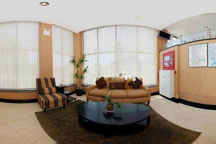 Red Lion Inn & Suites Long Island City - thumb 2