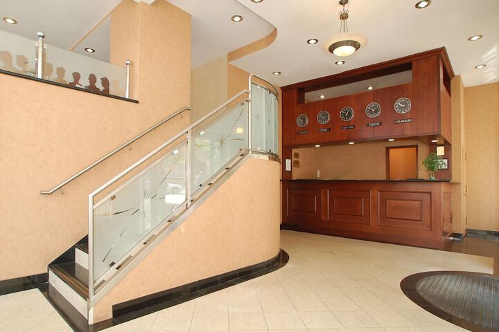 Red Lion Inn & Suites Long Island City - thumb 3