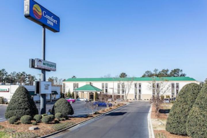 Comfort Inn Laurinburg - thumb 0
