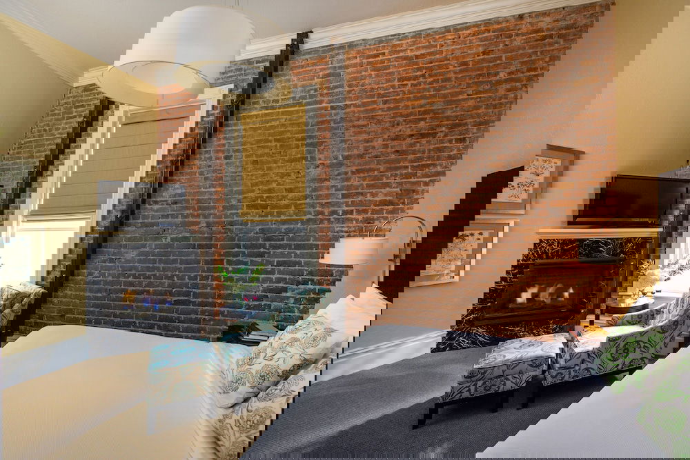 Healdsburg Inn On The Plaza, A Four Sisters Inn - thumb 1