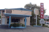 Three Oaks Motel