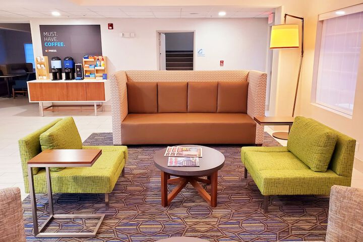 Holiday Inn Express & Suites Lincoln City, An IHG Hotel - thumb 7