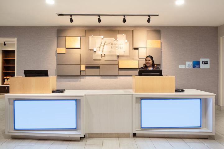 Holiday Inn Express & Suites Lincoln City, An IHG Hotel - thumb 3