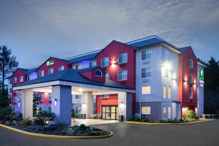 Holiday Inn Express & Suites Lincoln City, An IHG Hotel - thumb 1
