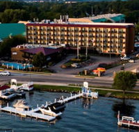 Harbor Shores on Lake Geneva - Accommodation Los Angeles