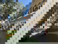 Days Inn  Suites by Wyndham Navarre Conference Center