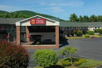 Clarion Inn  Suites at the Outlets of Lake George