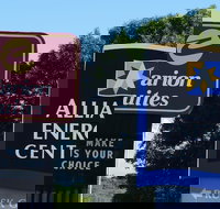 Clarion Suites at the Alliant Energy Center - Accommodation Los Angeles