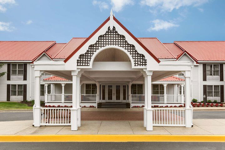 Country Inn & Suites By Radisson, Holland, MI - thumb 2