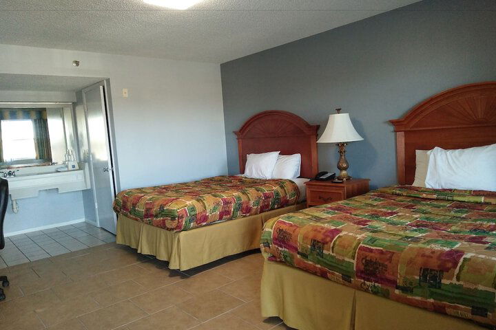 Travelodge By Wyndham Venice - thumb 5