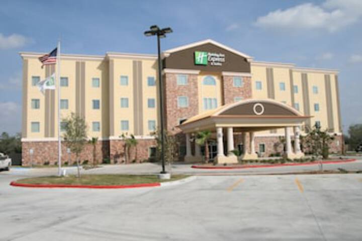 Holiday Inn Express And Suites George West, An IHG Hotel - thumb 0