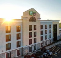 Holiday Inn Express Hotel  Suites Batavia - Darien Lake an IHG Hotel - Accommodation Los Angeles