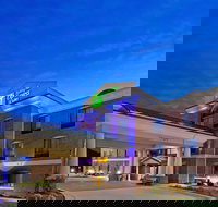 Holiday Inn Express & Suites Chesterfield, an IHG Hotel - Accommodation Los Angeles