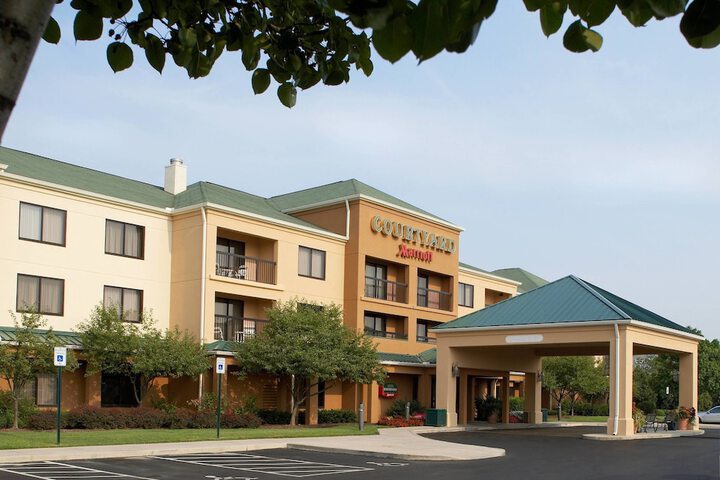 Courtyard By Marriott Columbus Airport - thumb 4