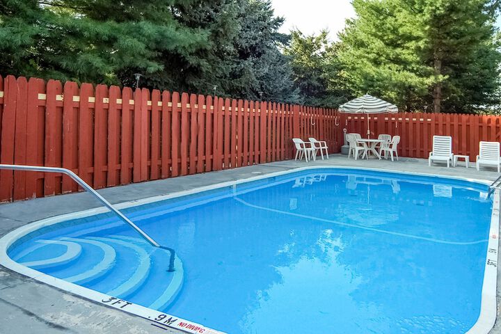 Quality Inn & Suites - thumb 7