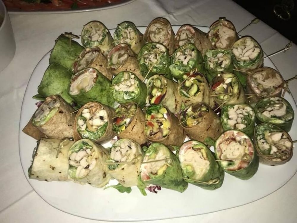 Camelot Restaurant & Inn - thumb 3