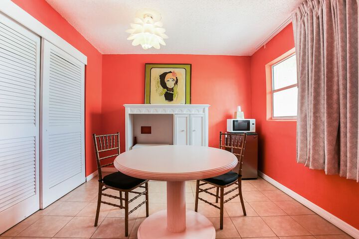 Camelot Waterfront Inn - thumb 6