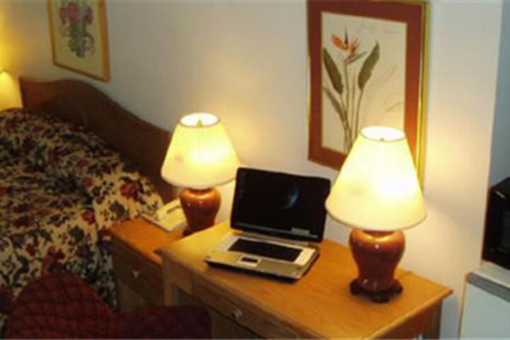 White Oaks Hotel - thumb 0