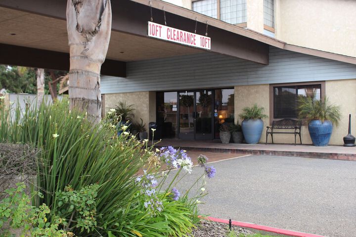 O'cairns Inn & Suites - thumb 1