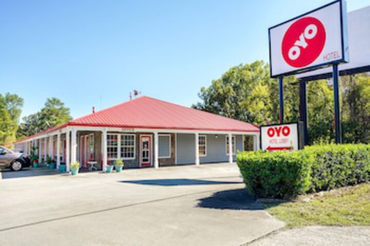 OYO Hotel Calhoun GA I 75 & US 41 Hwy - thumb 0