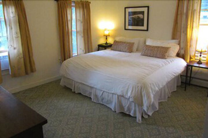 Austin Street Inn - thumb 6