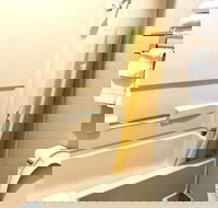 Days Inn by Wyndham Canton - Accommodation Los Angeles